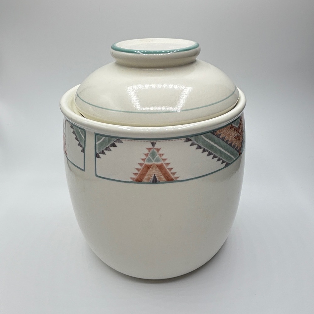 Mikasa Intaglio Santa Fe 8” Lidded Jar Vintage Pottery